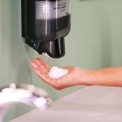 Distributeur de savon et désinfectant - TORK MINI S5